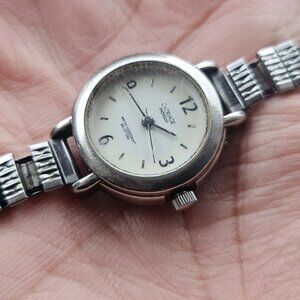 Vintage Carriage by Timex Indiglo Wristwatch Silver Tone Stretched Metal Band